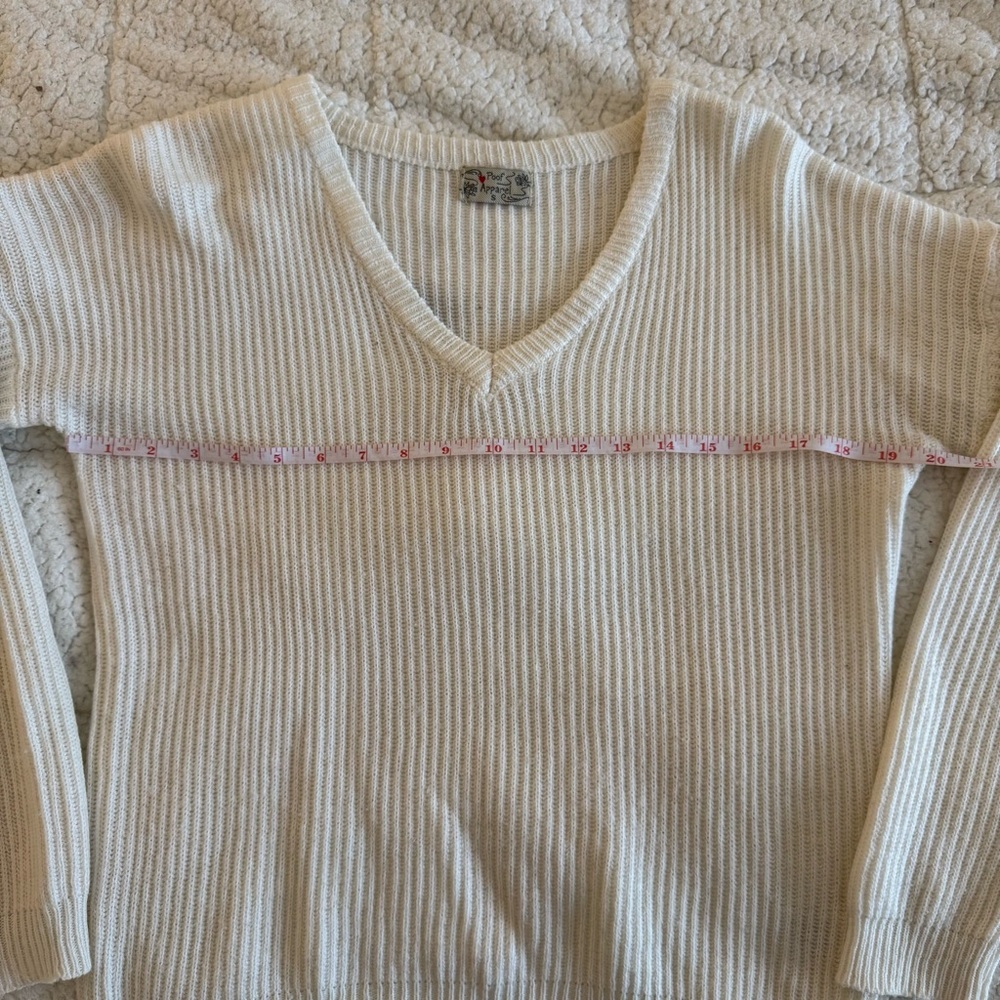 Classic Ribbed V-Neck Sweater in Off-White - Picture 5 of 6